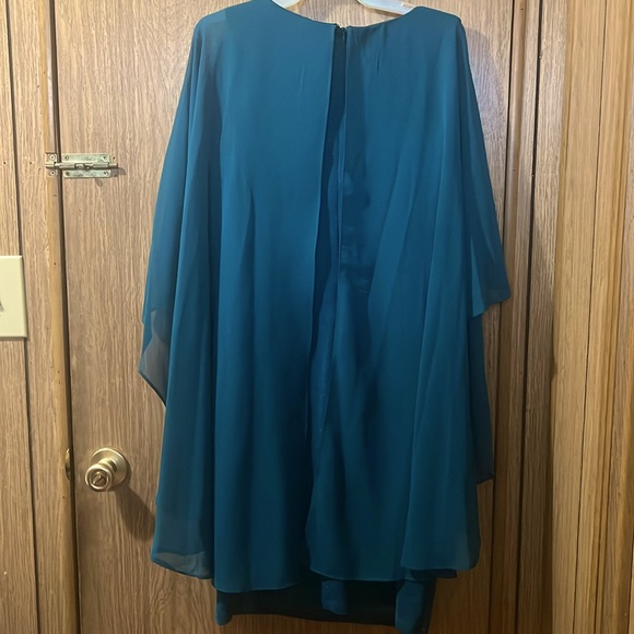 Addison Evenings dress - Picture 2 of 2